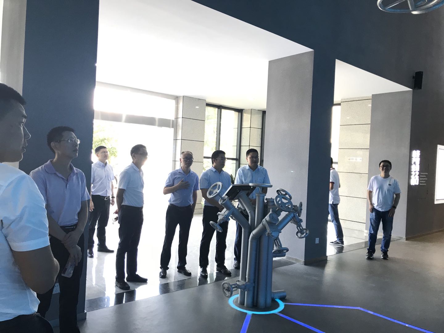 市财政局、税务局到智谷机电产业园调研.jpg